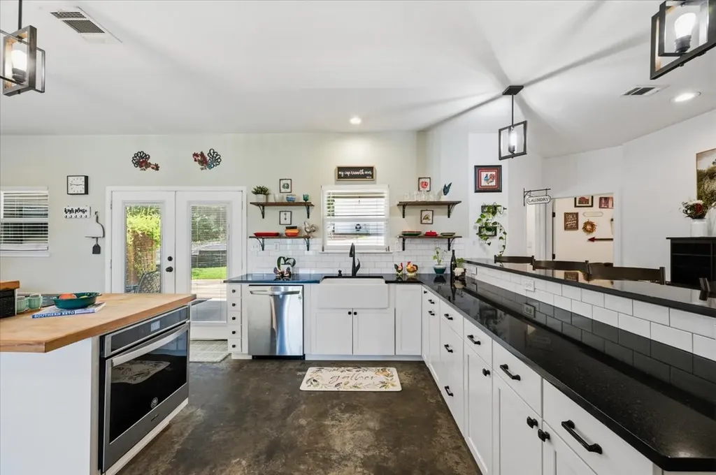 428 Gail Drive Kennedale TX 76060