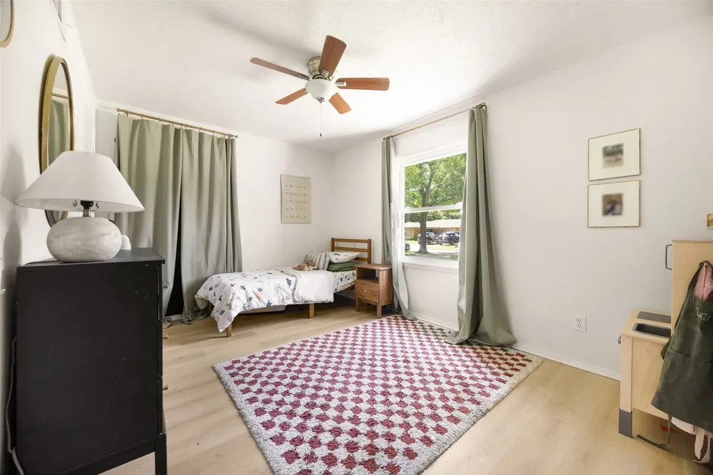 11367 Lippitt Avenue Dallas TX 75218