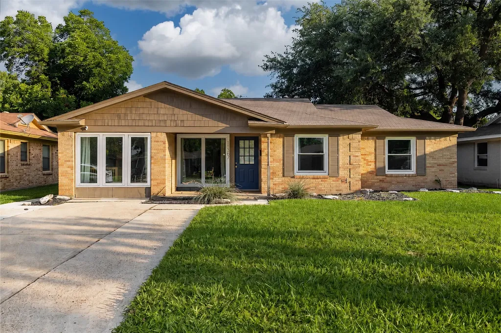 11367 Lippitt Avenue Dallas TX 75218