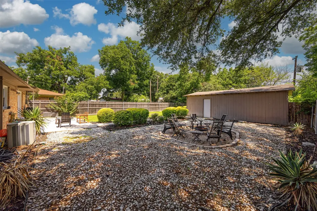 11367 Lippitt Avenue Dallas TX 75218