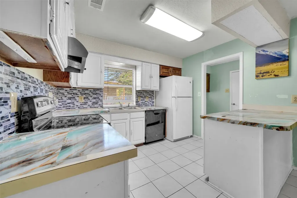 1021 Alexandria Avenue Garland TX 75040
