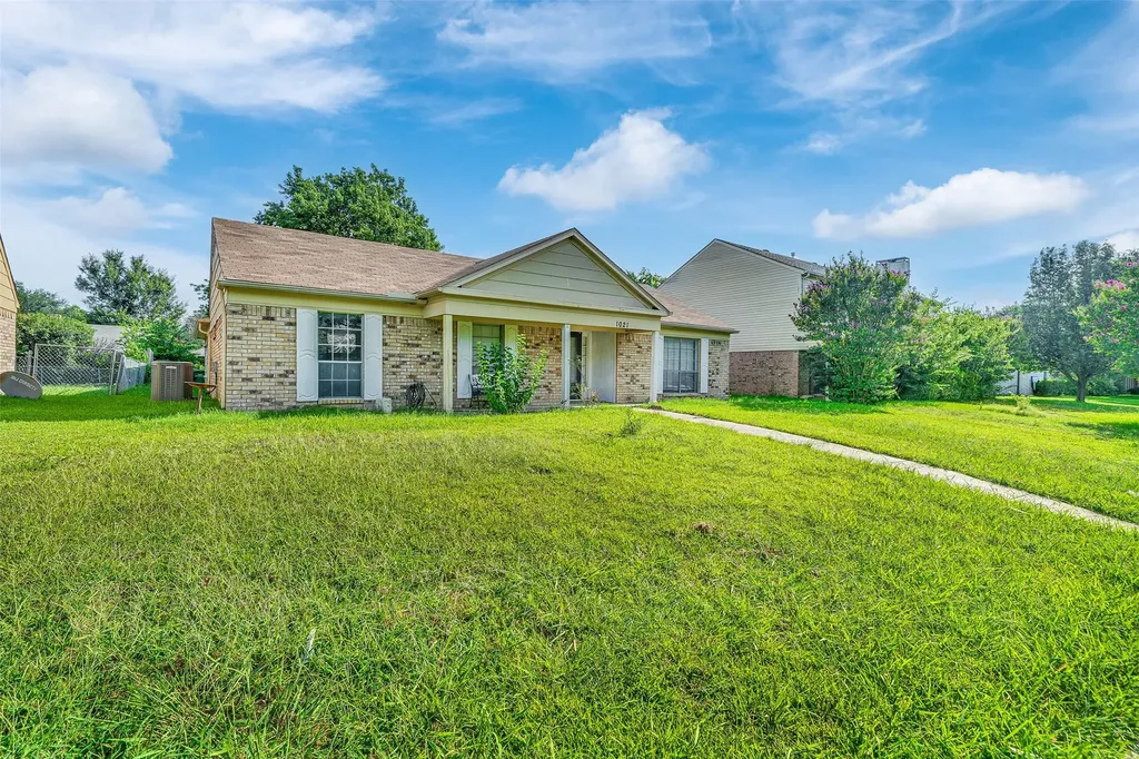 1021 Alexandria Avenue Garland TX 75040