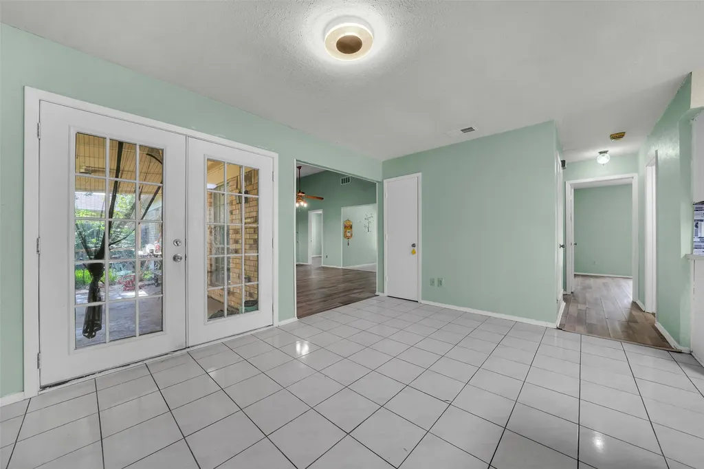 1021 Alexandria Avenue Garland TX 75040