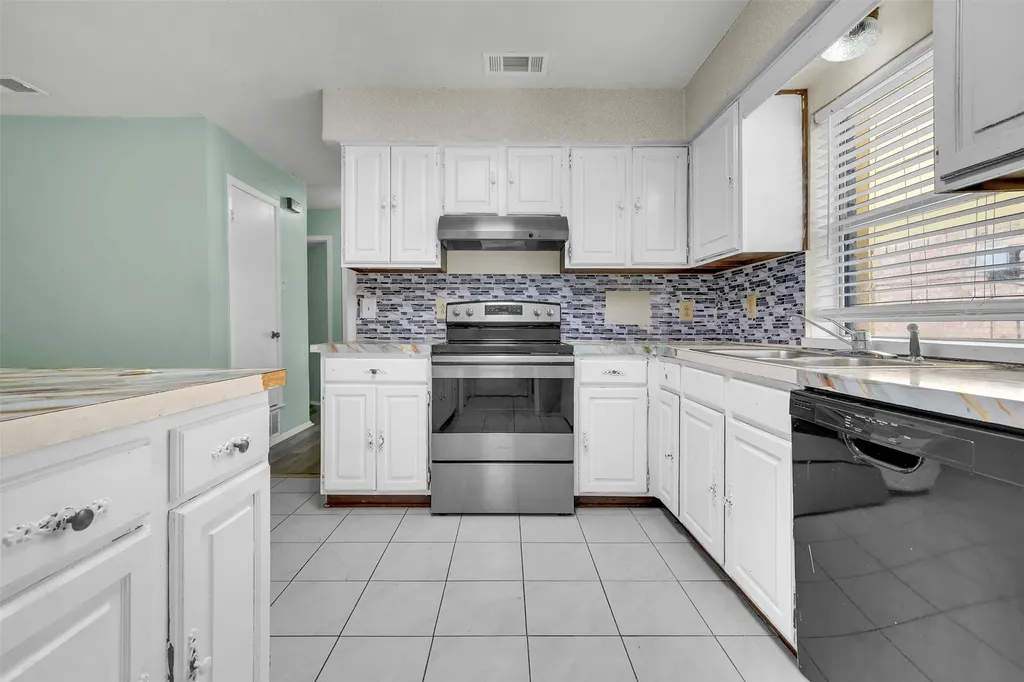 1021 Alexandria Avenue Garland TX 75040
