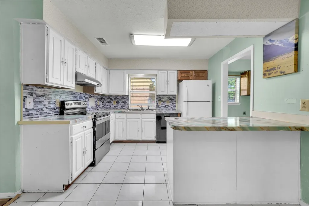 1021 Alexandria Avenue Garland TX 75040