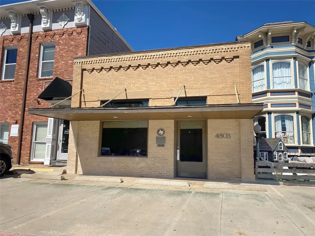 4803 Broadway Street Addison TX 75001