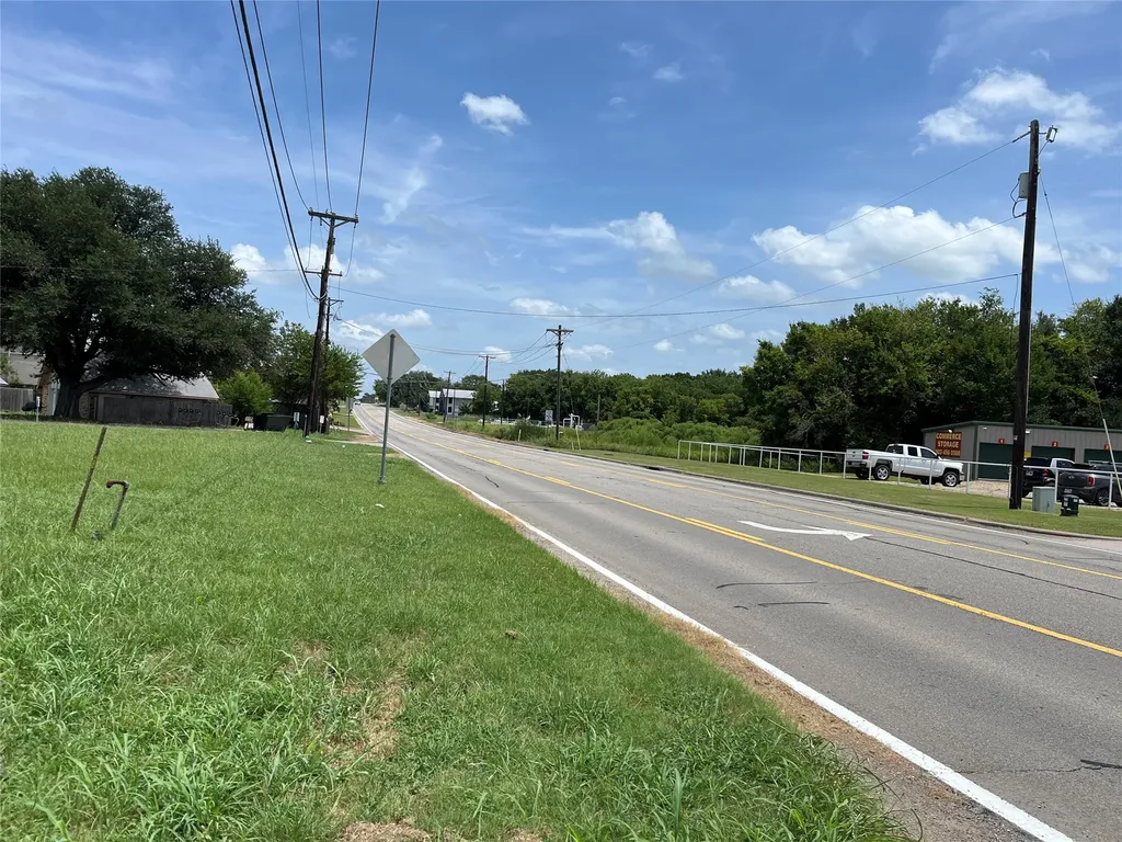 2302 Live Oak Street Commerce TX 75428