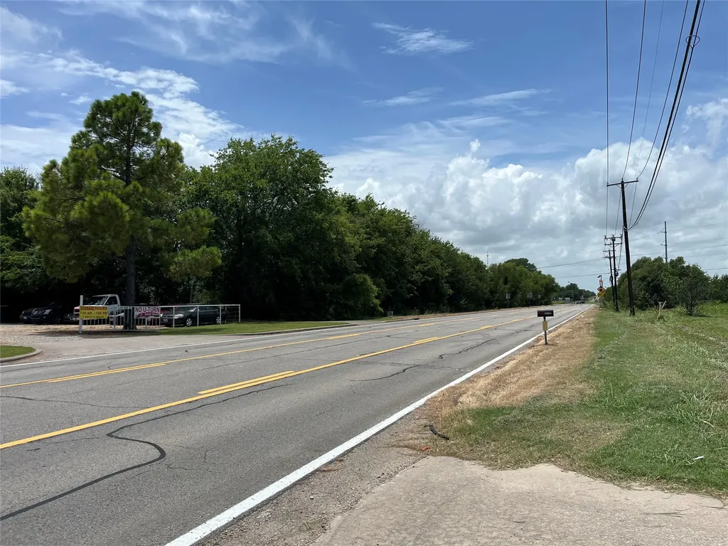 2302 Live Oak Street Commerce TX 75428