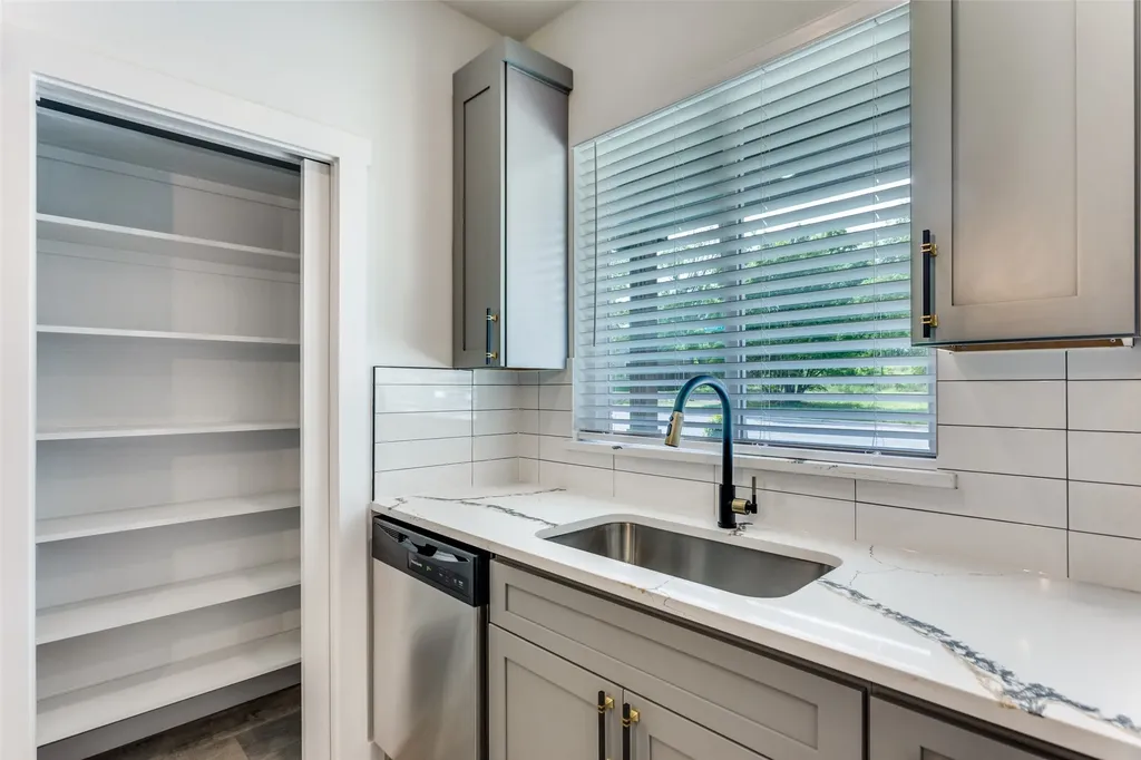 1329 Arizona Avenue Fort Worth TX 76104