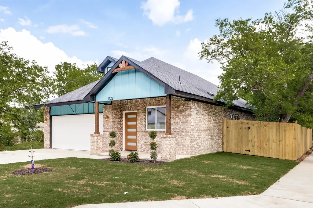 1329 Arizona Avenue Fort Worth TX 76104
