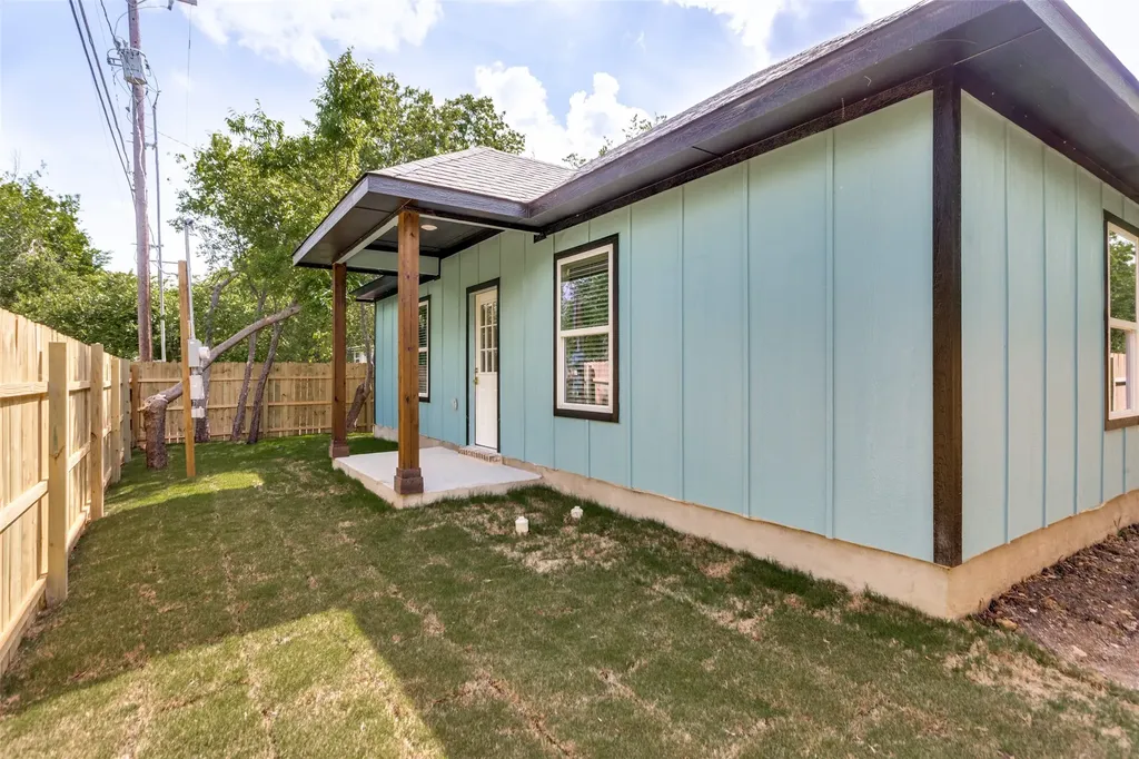 1329 Arizona Avenue Fort Worth TX 76104