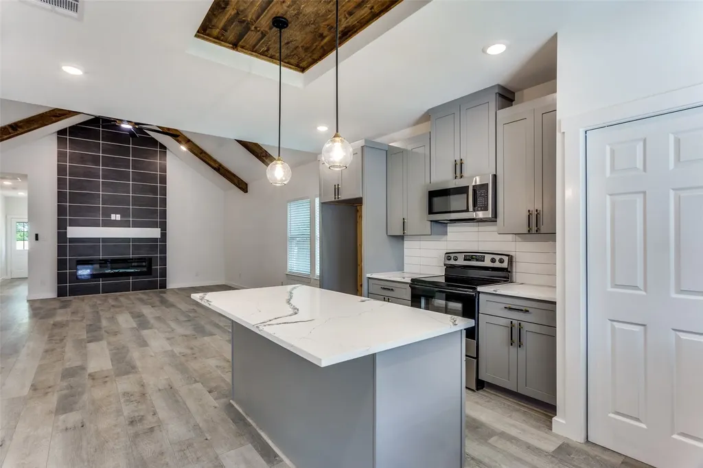 1329 Arizona Avenue Fort Worth TX 76104