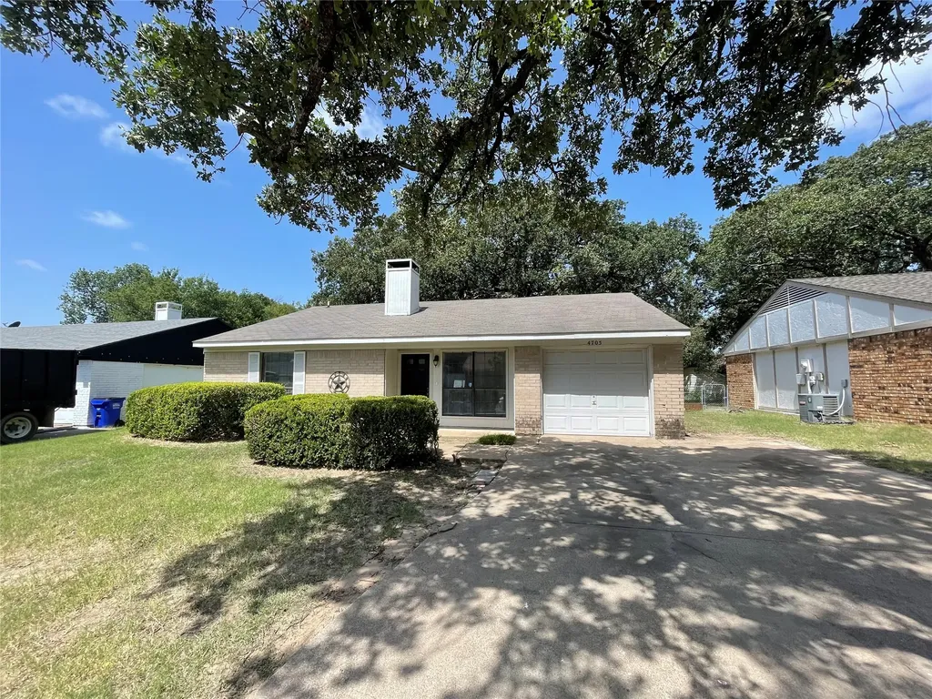4705 Kristie Drive Balch Springs TX 75180