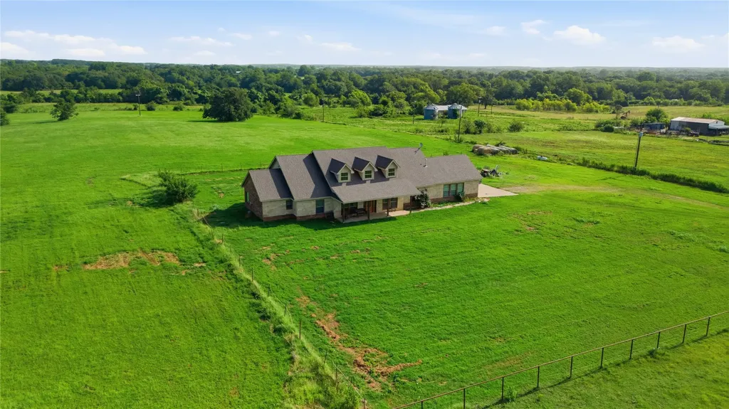 783 County Road 121 Gainesville TX 76240