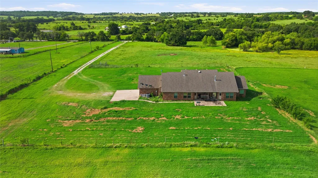 783 County Road 121 Gainesville TX 76240