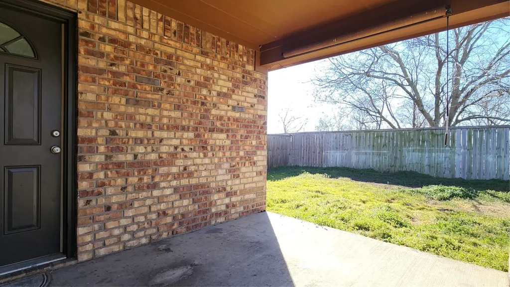 931 Robineta Gunter TX 75058