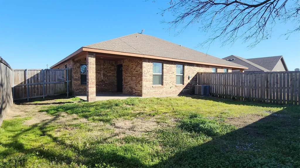 931 Robineta Gunter TX 75058