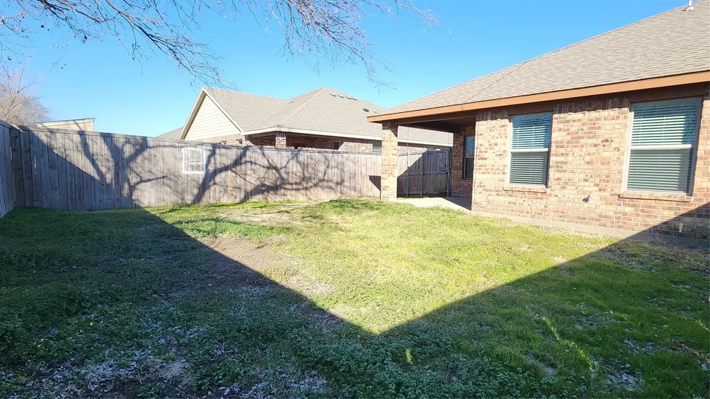 931 Robineta Gunter TX 75058