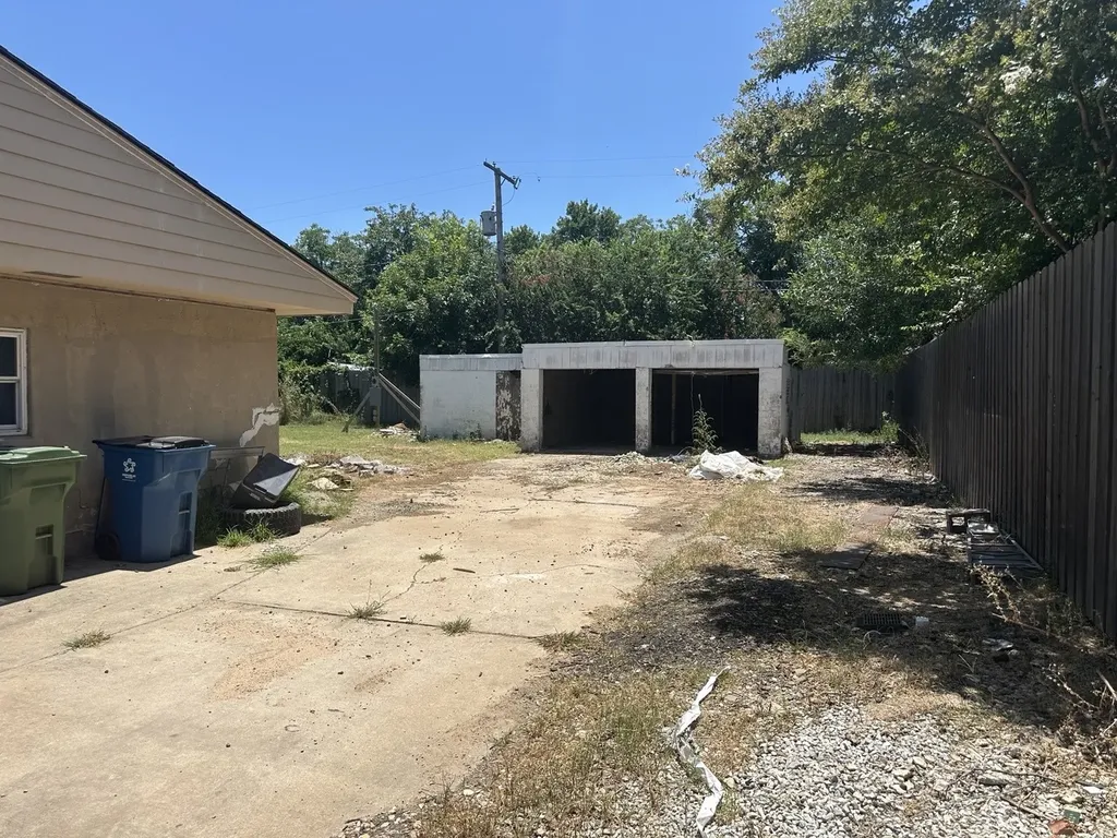 372 Edwards Street Lewisville TX 75057