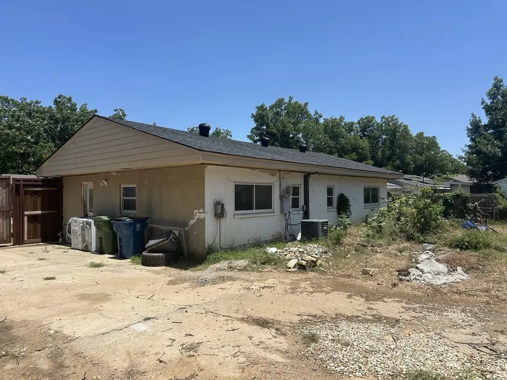 372 Edwards Street Lewisville TX 75057