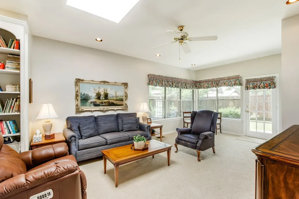 331 Robin Way Richardson TX 75080