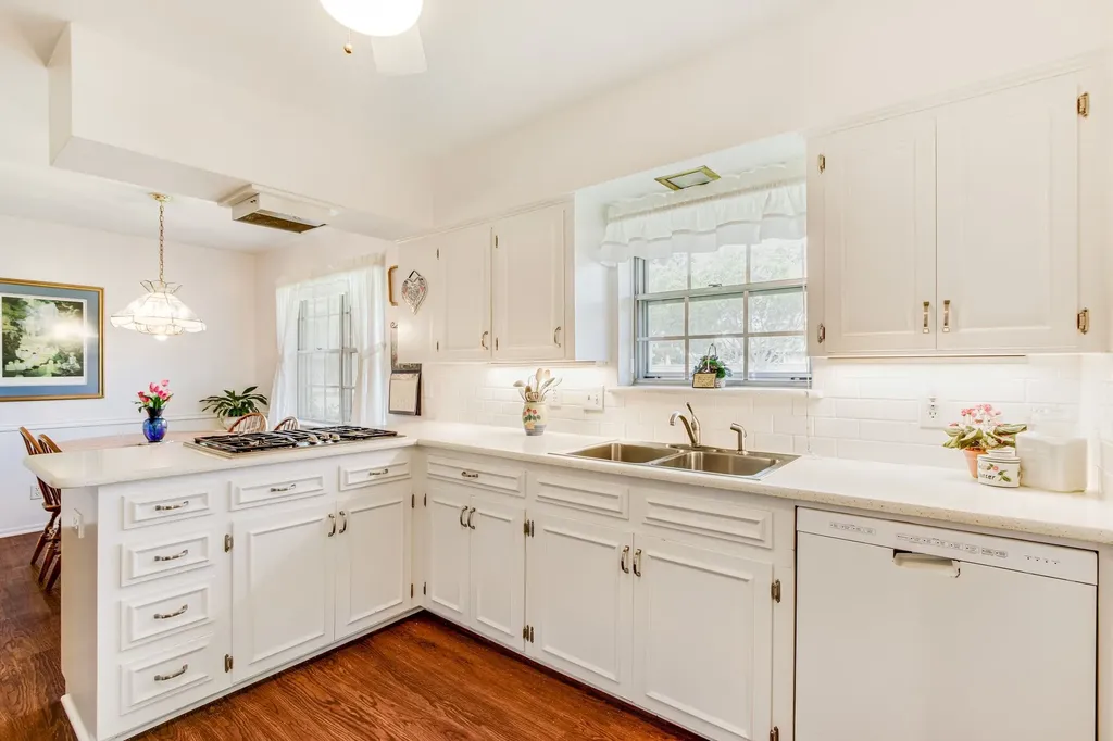 331 Robin Way Richardson TX 75080
