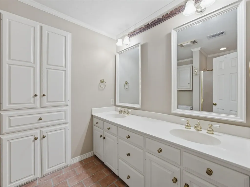1506 Williamsburg Court Ennis TX 75119