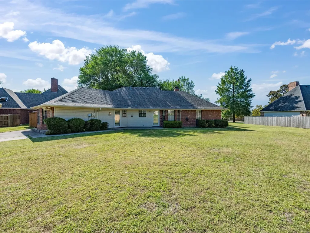 1506 Williamsburg Court Ennis TX 75119
