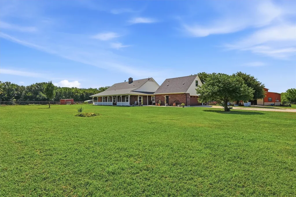 1226 County Road 243 Collinsville TX 76233