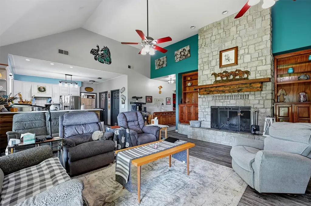1226 County Road 243 Collinsville TX 76233