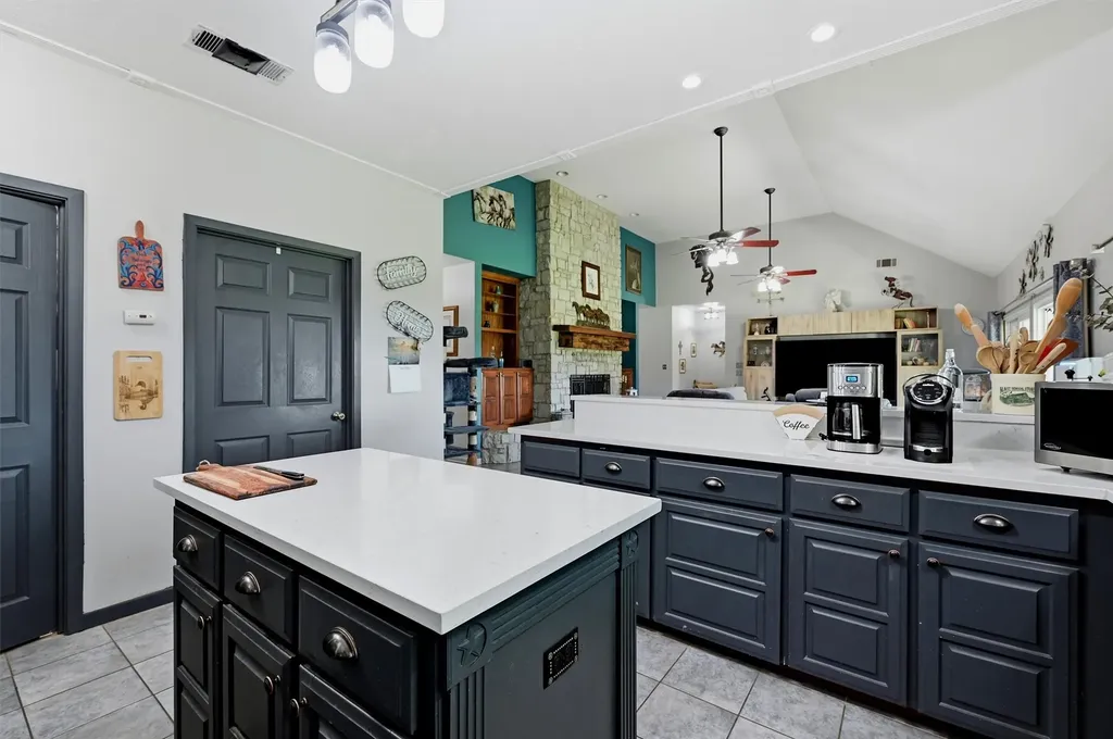 1226 County Road 243 Collinsville TX 76233