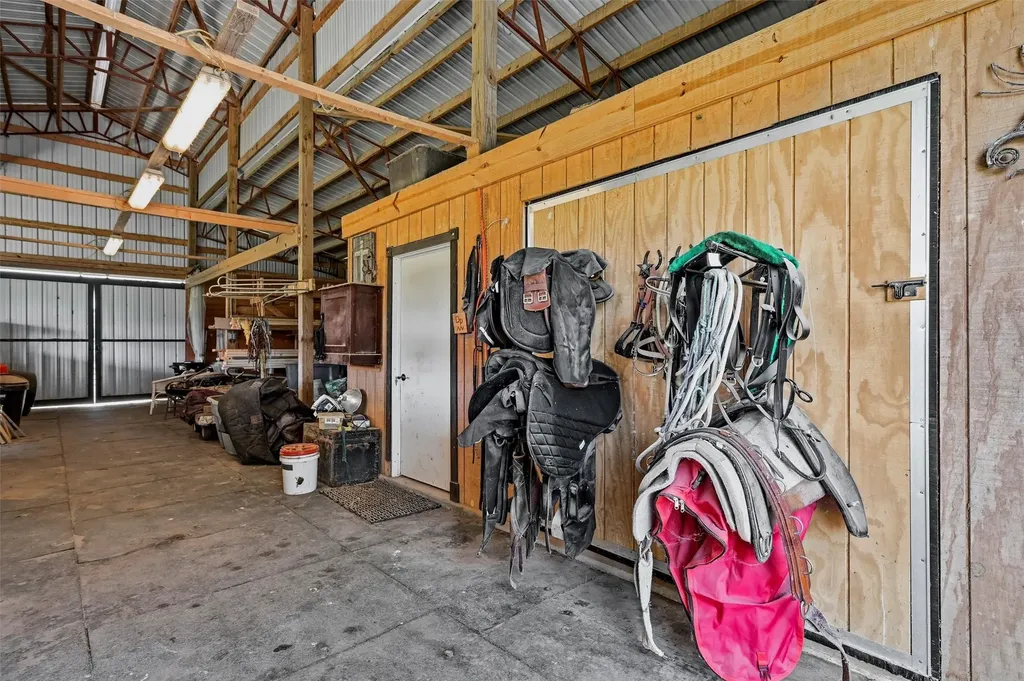 1226 County Road 243 Collinsville TX 76233