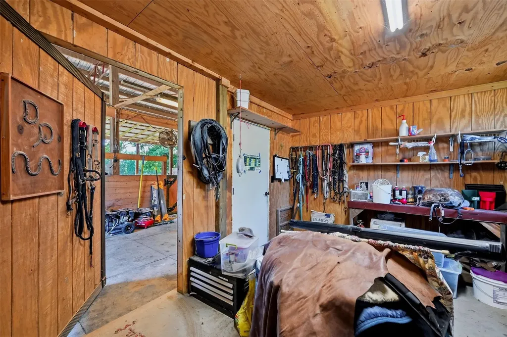 1226 County Road 243 Collinsville TX 76233