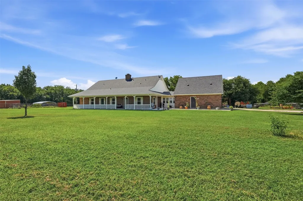 1226 County Road 243 Collinsville TX 76233