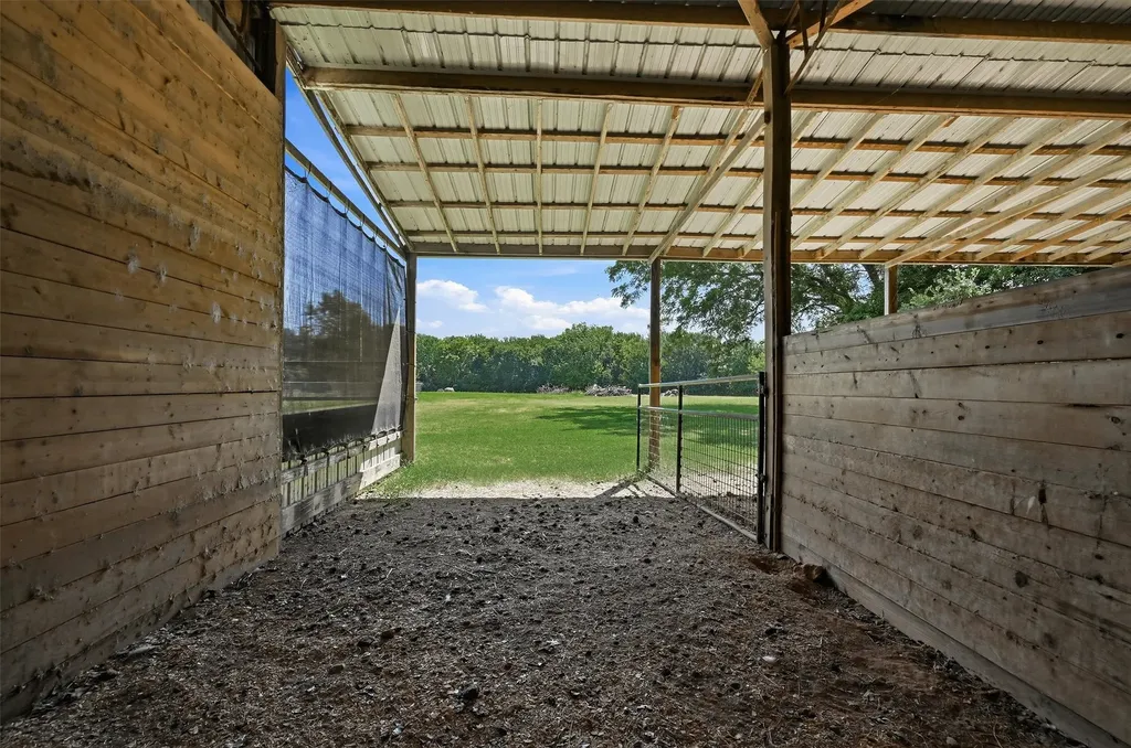 1226 County Road 243 Collinsville TX 76233