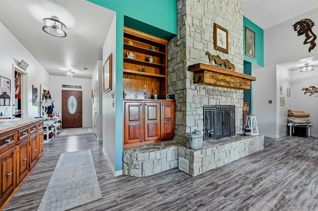 1226 County Road 243 Collinsville TX 76233