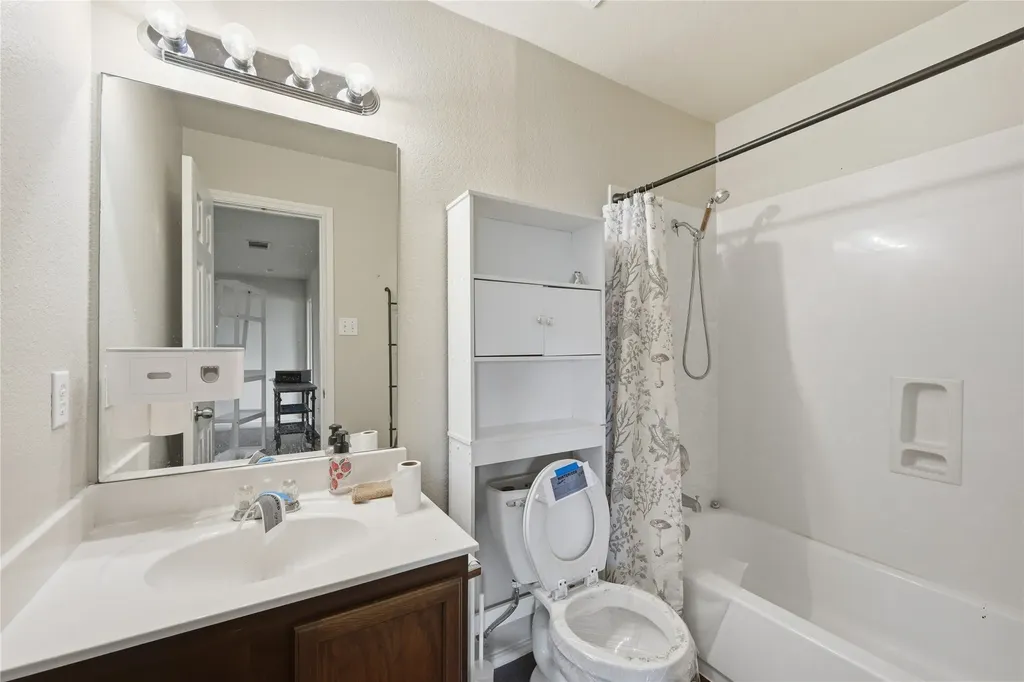 214 Woodley Road Leander TX 78641