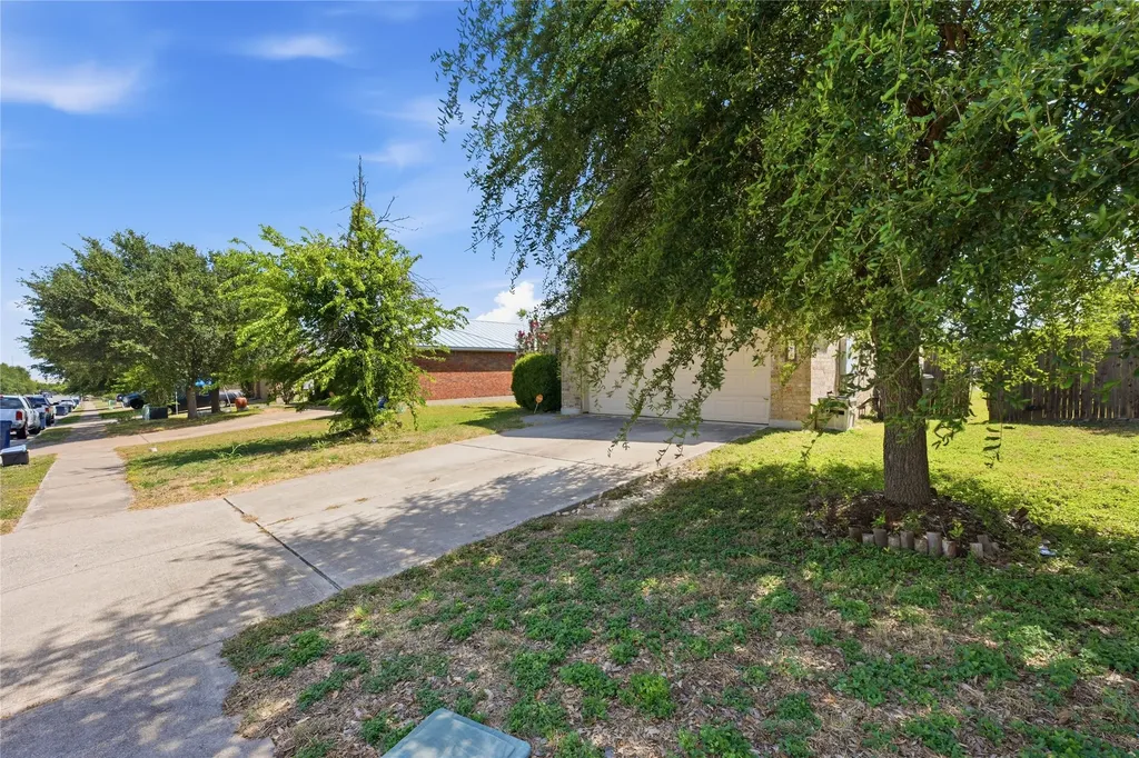 214 Woodley Road Leander TX 78641
