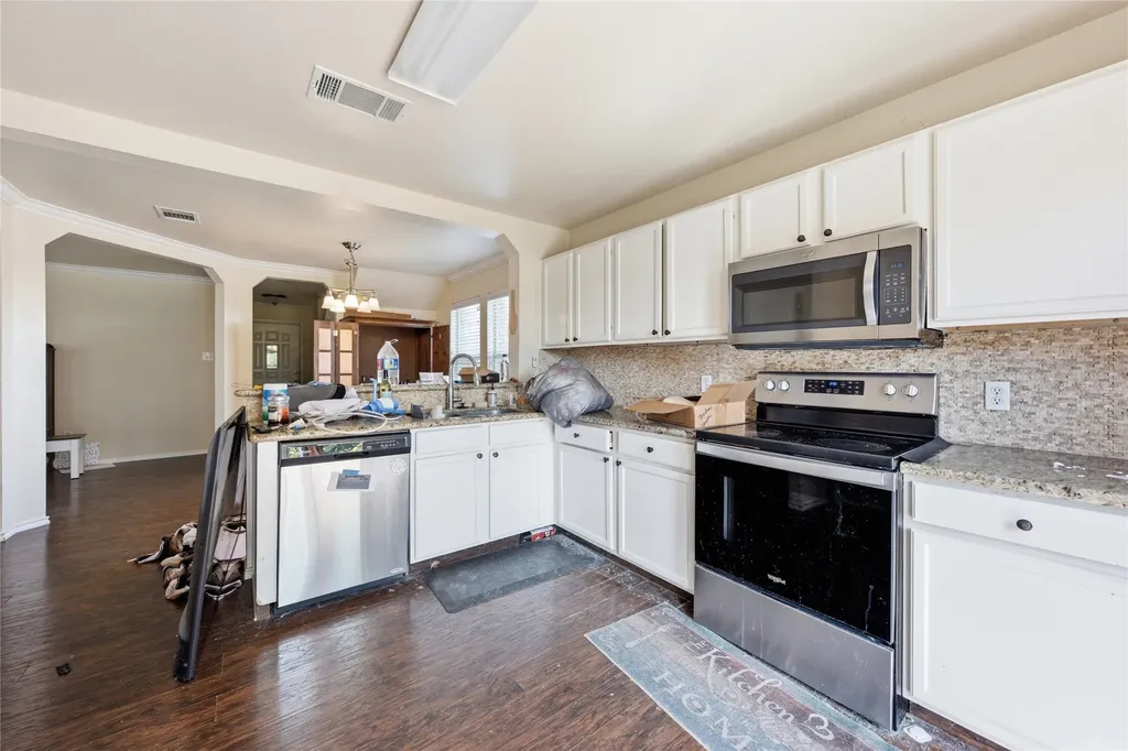 214 Woodley Road Leander TX 78641