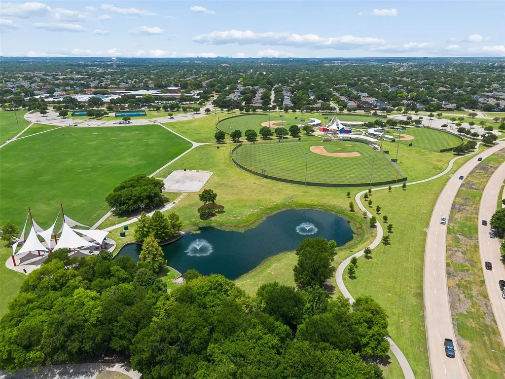 6 Lemon Cove Lucas TX 75002