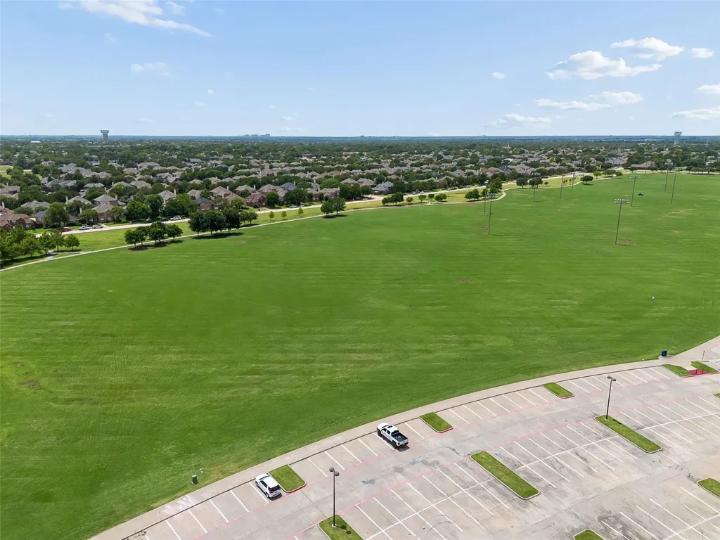 6 Lemon Cove Lucas TX 75002
