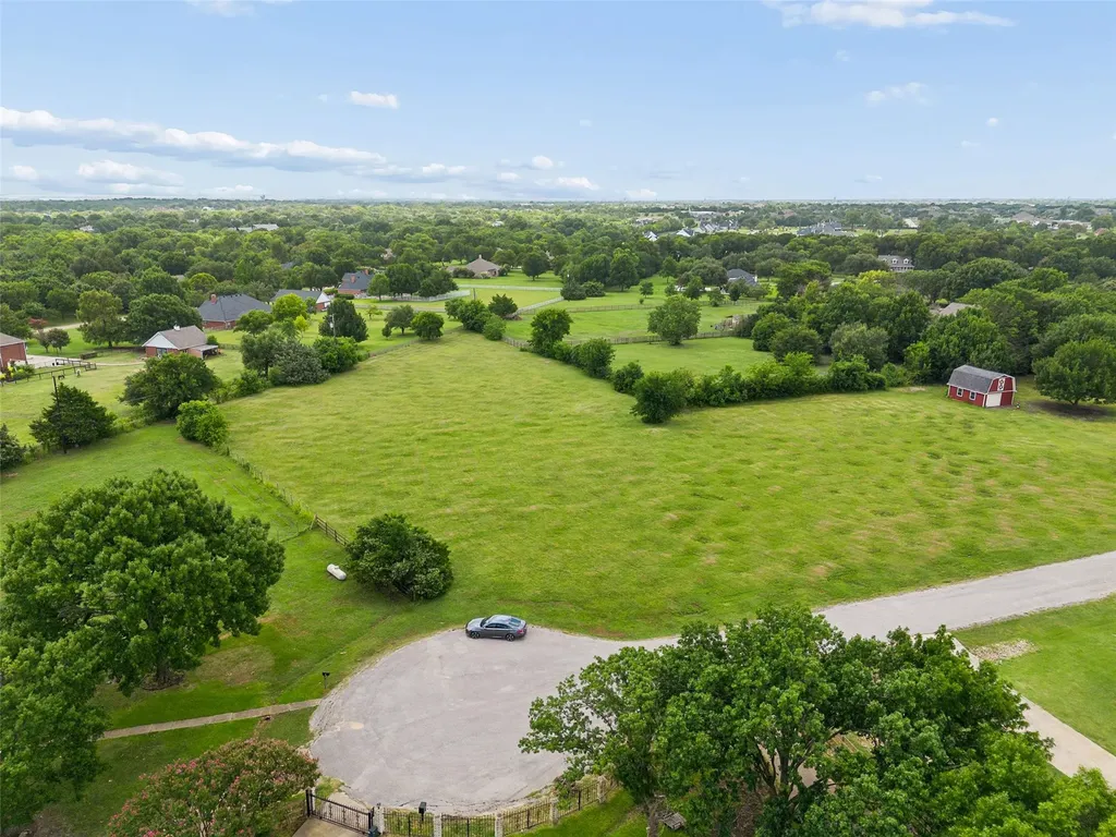 6 Lemon Cove Lucas TX 75002