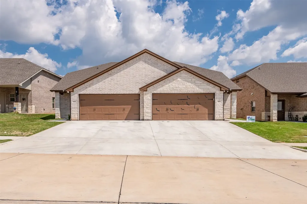 722 Rolling Terrace Circle Granbury TX 76049