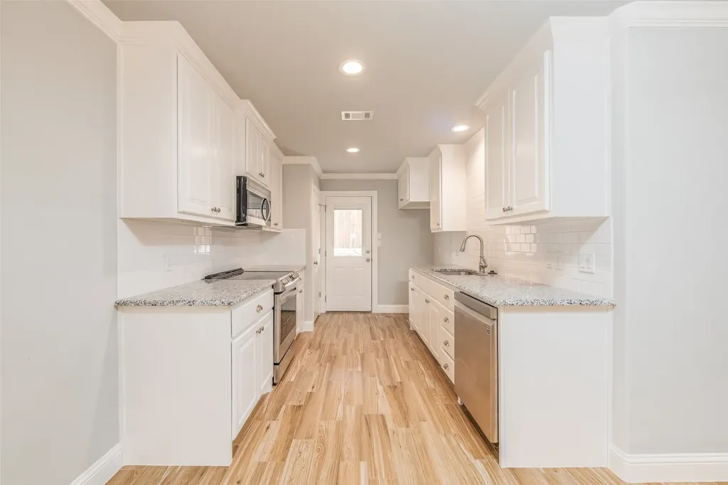 722 Rolling Terrace Circle Granbury TX 76049