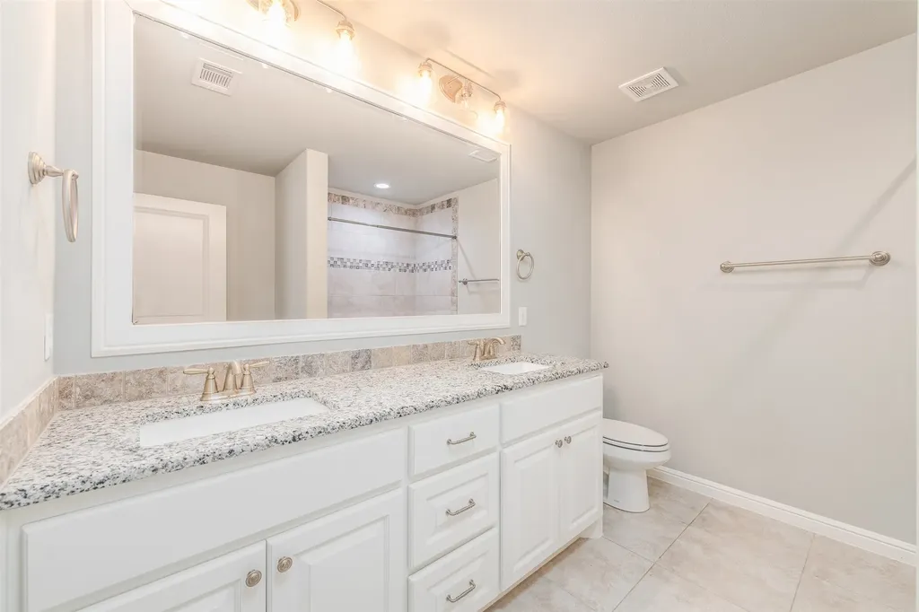722 Rolling Terrace Circle Granbury TX 76049