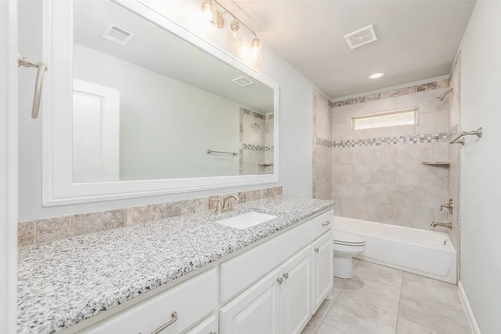 722 Rolling Terrace Circle Granbury TX 76049