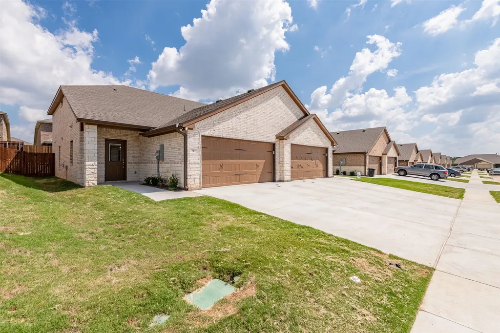 722 Rolling Terrace Circle Granbury TX 76049