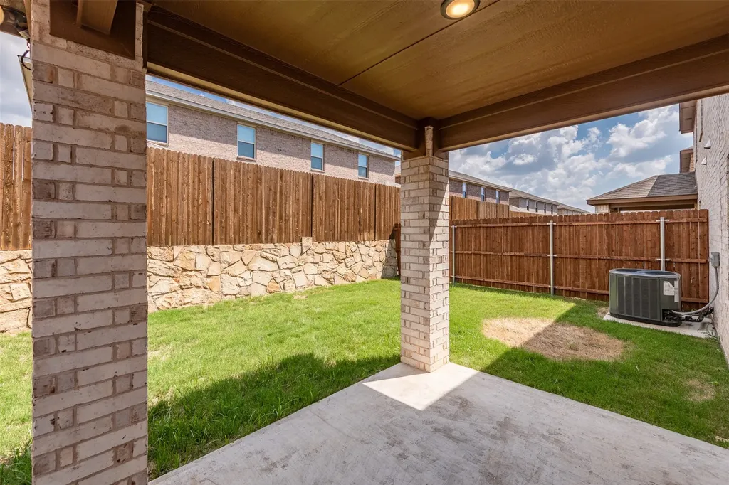 722 Rolling Terrace Circle Granbury TX 76049