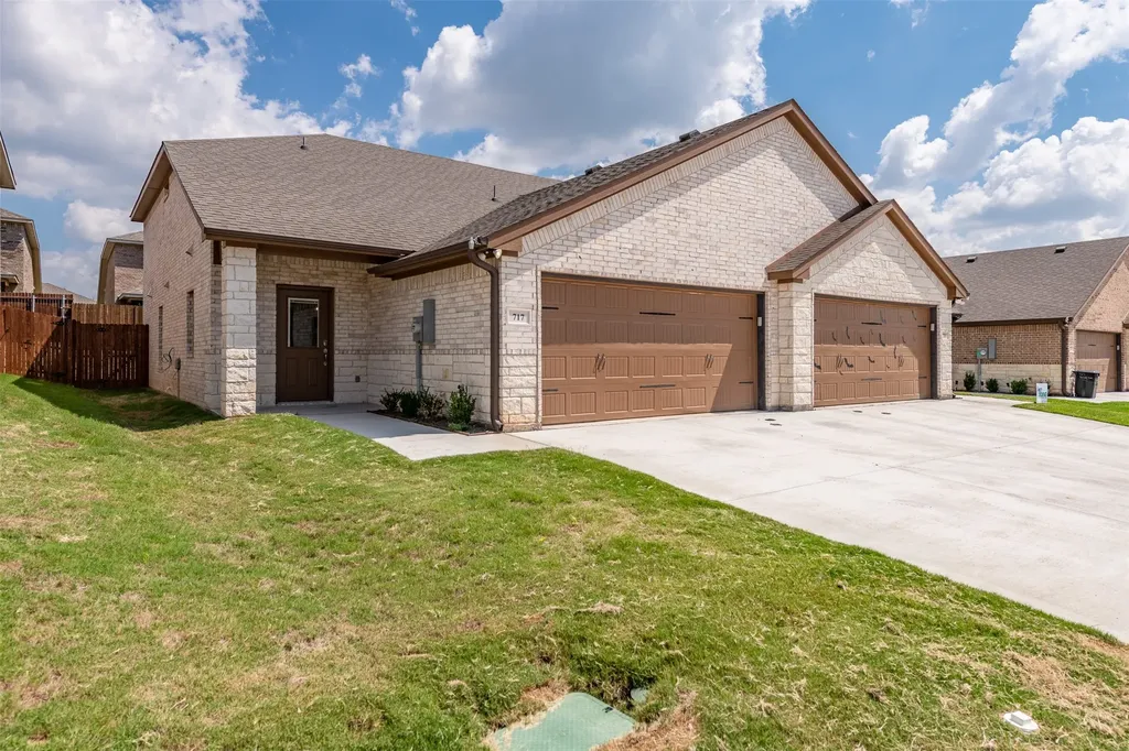 722 Rolling Terrace Circle Granbury TX 76049