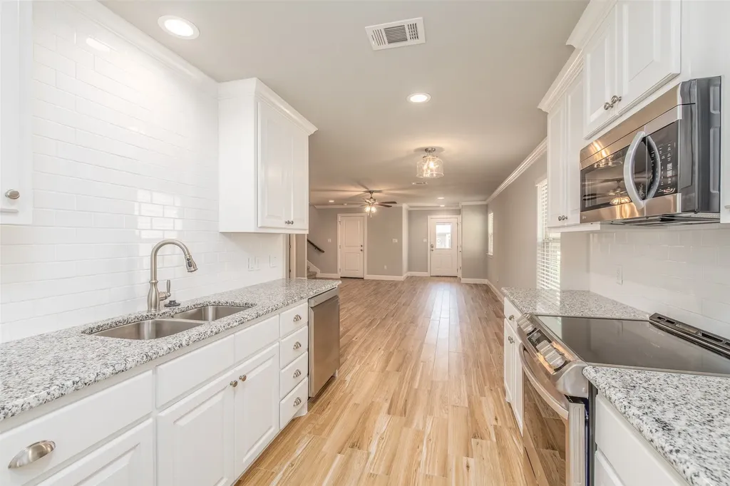 722 Rolling Terrace Circle Granbury TX 76049